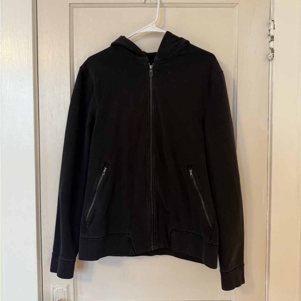 Lululemon Men’s Black Zip Up - Size Medium